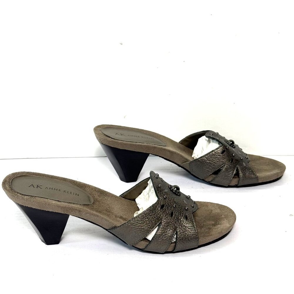 AK Anne Klein Sandals Sz 9M Pewter Leather Studded Cricket Slip On Heels